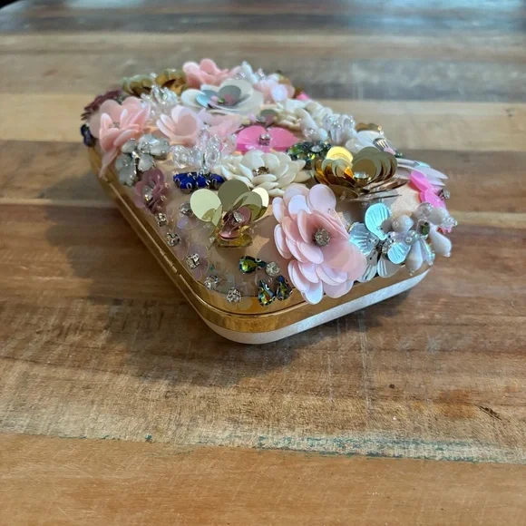 Gala Floral Embellished Chain Bag - Picture 7 of 11